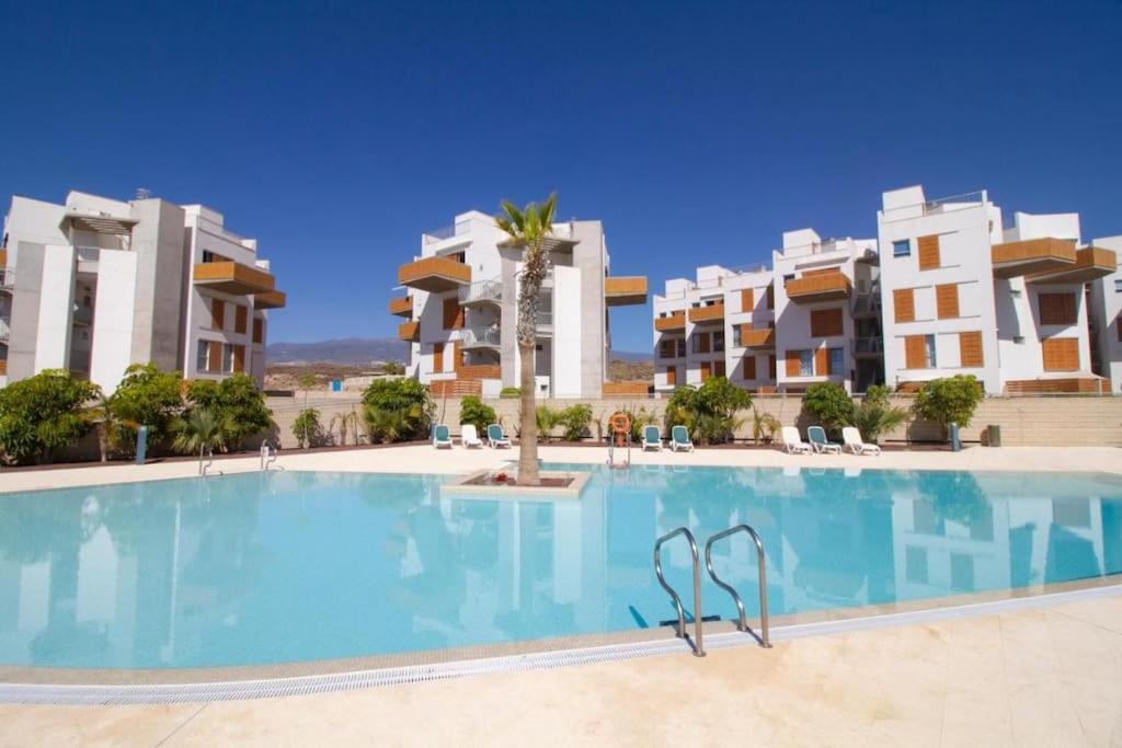 El Medano Beachfront Triplex Penthouse With Pool, Rooftop, Sea View Exteriör bild