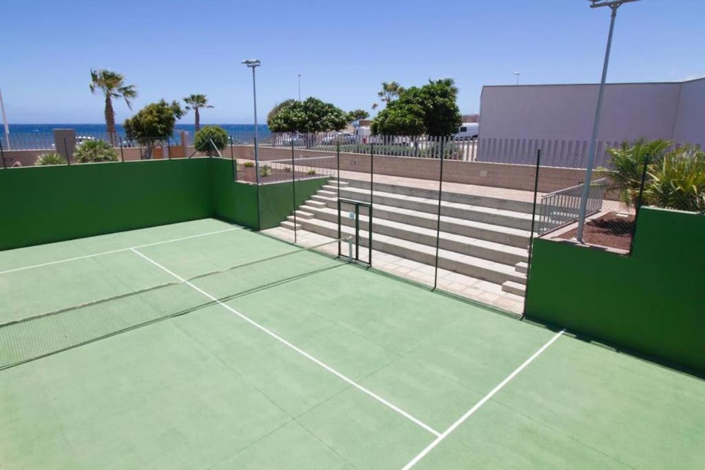 El Medano Beachfront Triplex Penthouse With Pool, Rooftop, Sea View Exteriör bild