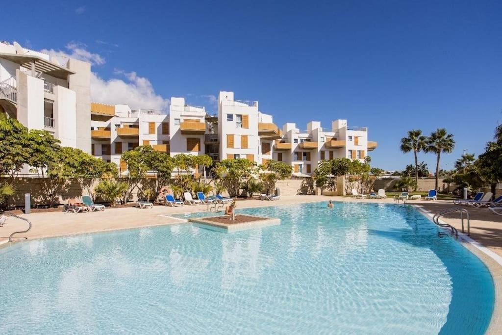 El Medano Beachfront Triplex Penthouse With Pool, Rooftop, Sea View Exteriör bild