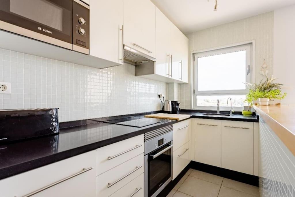 El Medano Beachfront Triplex Penthouse With Pool, Rooftop, Sea View Exteriör bild